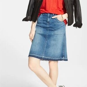 Madewell Frayed Hem Distressed Jean Skirt EUC